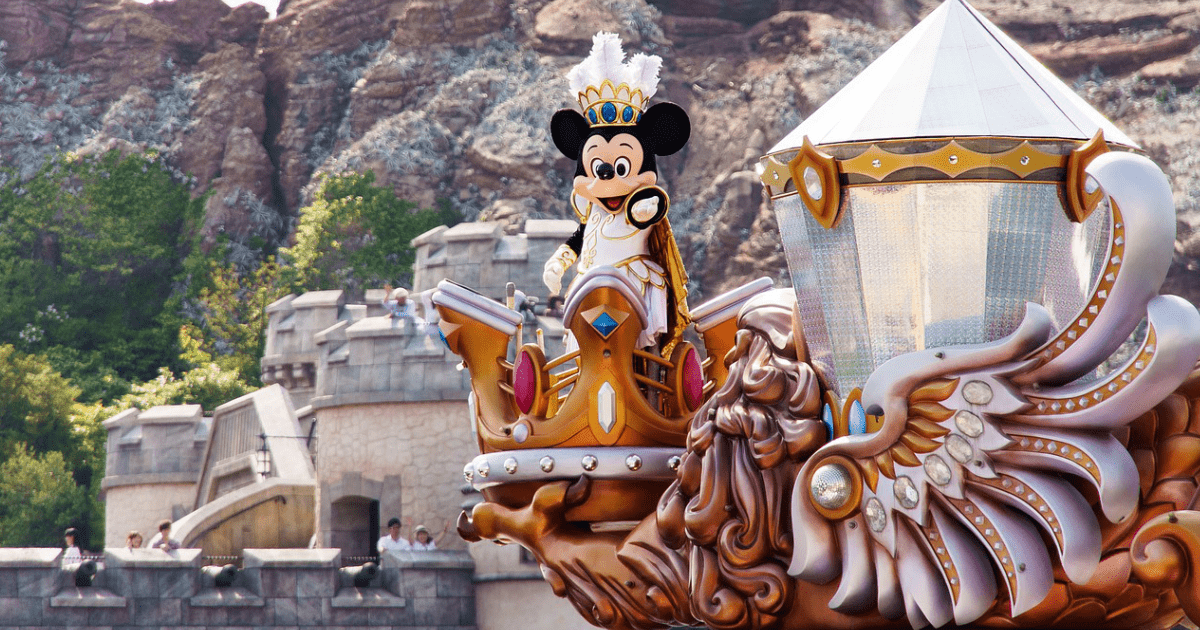 正月のディズニーは混雑必須！ランド？シー？どっちが空いてるの